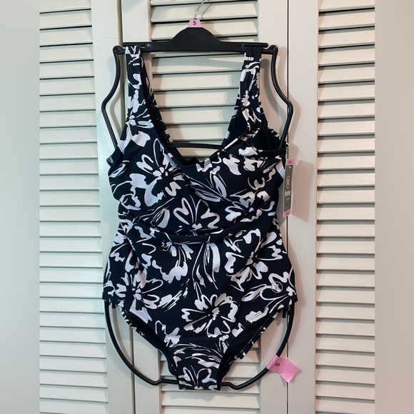 NWT Hurley size small - Picture 1 of 6